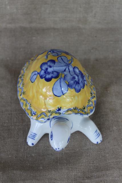 80s vintage Made in China porcelain turtle box, covered dish blue & white w/ yellow