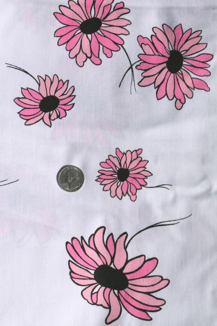 80s vintage cotton fabric w/ daisy print, retro pink & black daisies flowers