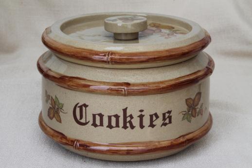 80s vintage country stoneware cookie jar, signed & dated Old Crow pottery 