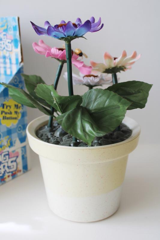 90s vintage Gemmy Dancing Flowers animatronic plays In the Mood big