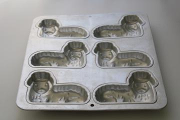 90s vintage Wilton cake mold pan for mini Easter lamb cakes
