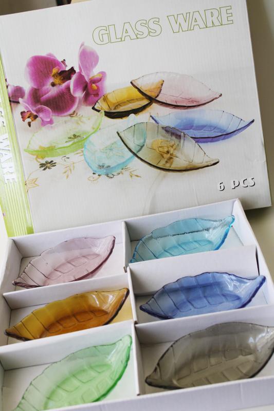90s vintage pastels colored glass leaf shaped individual dishes mint in box