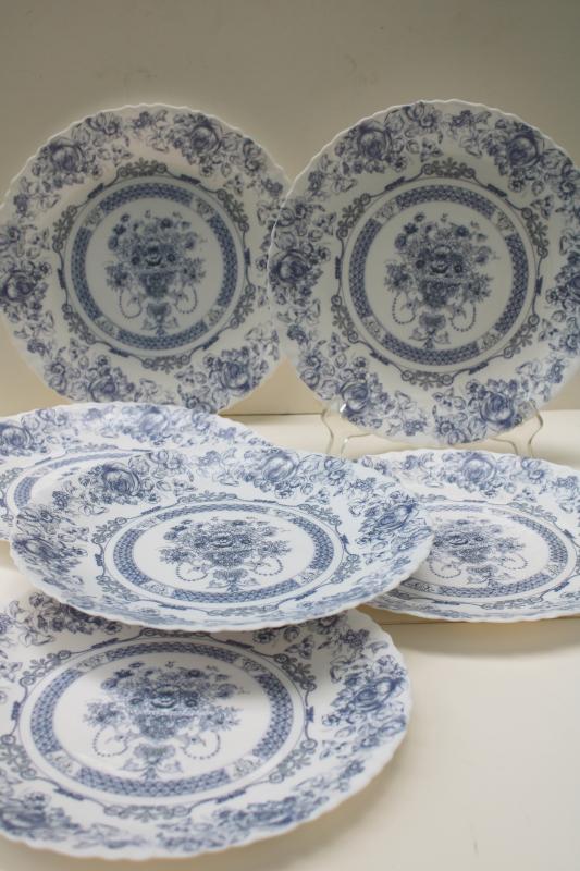 Arcopal Honorine pattern dinner plates, French blue & white toile Arcoroc glassware