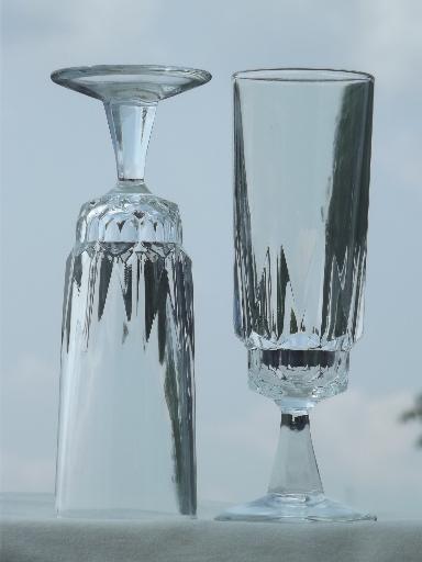 Arcoroc Artic fluted champagne glasses set of 8, vintage stemware