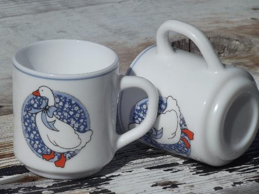 Arcoroc glass coffee mugs, blue calico goose set of 4 80s retro cups 