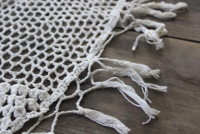 BIG round lace doily, 70s vintage hippie bohemian style crochet mandala w/ fringe