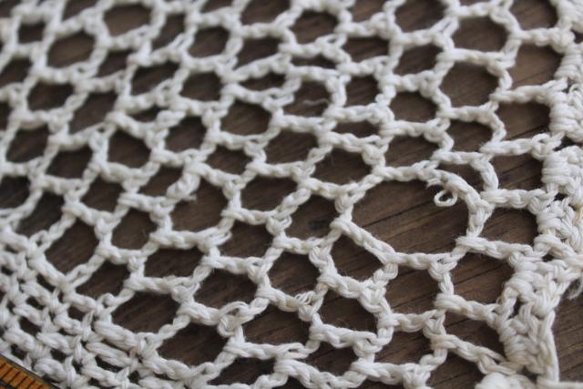 BIG round lace doily, 70s vintage hippie bohemian style crochet mandala w/ fringe