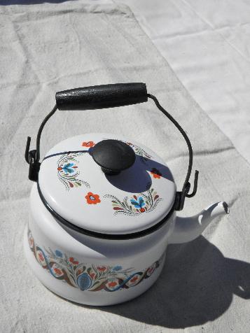 Berggren rosemaled design vintage kitchen enamelware tea kettle teakettle