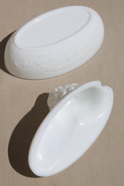 British Lion antique vintage milk glass covered dish animal on nest oval bowl