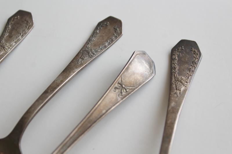 Carolina flower basket pattern vintage silverplate teaspoons, Holmes & Edwards silver
