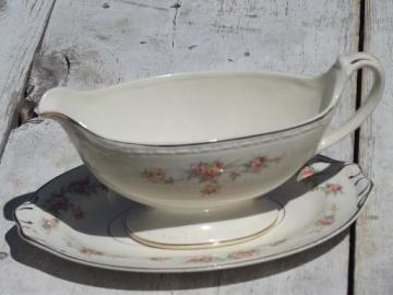 Cashmere Georgian gravy boat and underplate, vintage Homer Laughlin china
