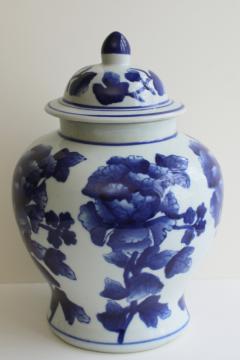Chinese porcelain ginger jar, 90s vintage blue & white china peony chinoiserie