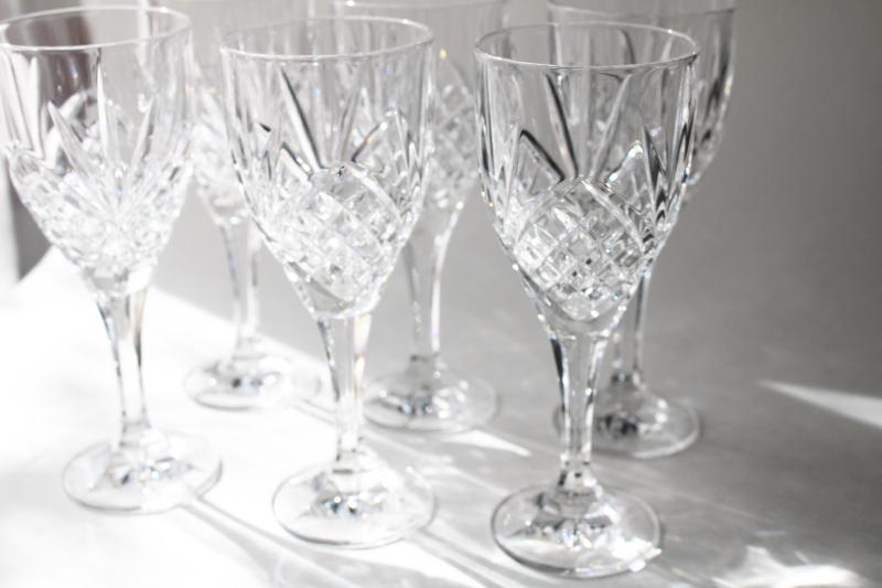 https://laurelleaffarm.com/item-photos/Dublin-Godinger-Shannon-crystal-clear-glass-large-wine-glasses-set-of-6-Laurel-Leaf-Farm-item-no-ts092729-2.jpg