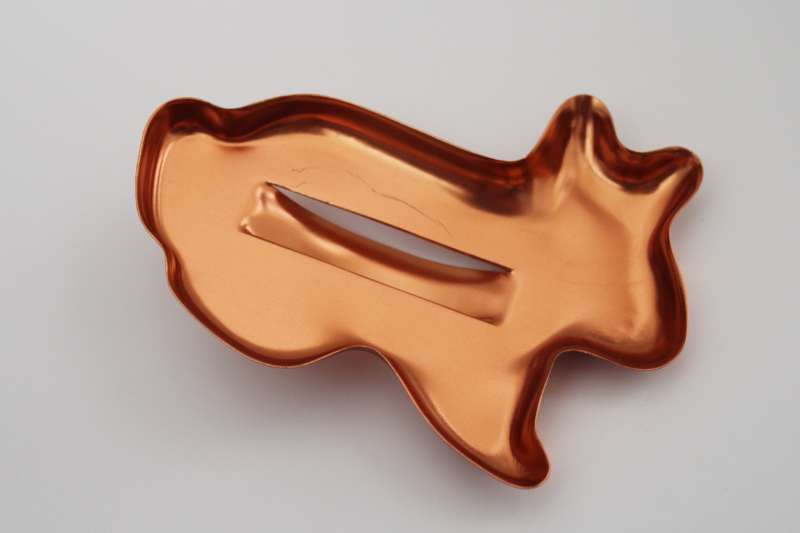 Easter bunny cookie cutter, vintage Mirro copper color aluminum cookie cutter rabbit