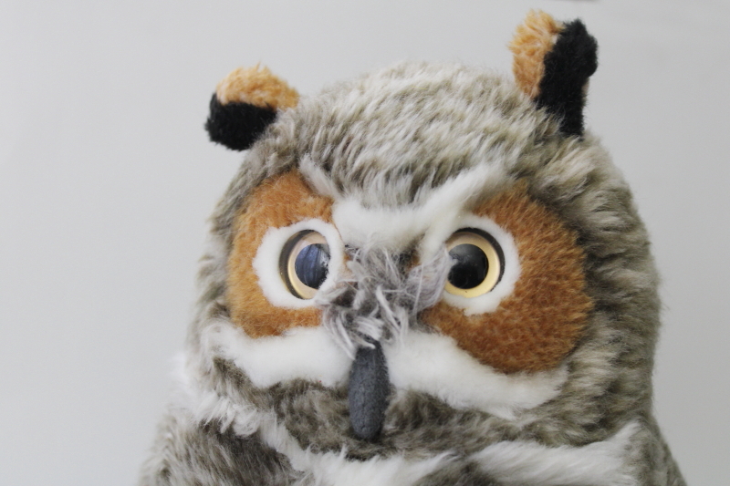 Great Horned owl large stuffed animal FAO Schwarz Toys R Us toy 2015