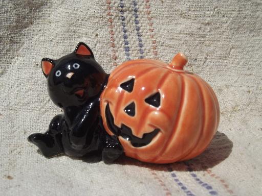 Halloween black cat w/ jack-o-lantern pumpkin, vintage Norcrest-Japan