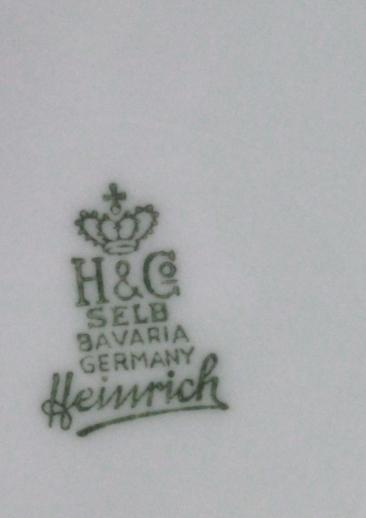 Heinrich H&Co mark porcelain dinner plates, deco vintage gold band wedding ring china