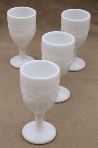 Imperial grape pattern milk glass wine glasses set of four goblets w/ grapes