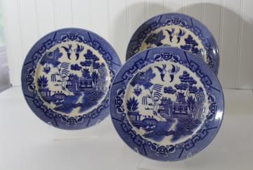 Vintage Discontinued Royal Ironstone Blue Willow Transferware Dinner Plates