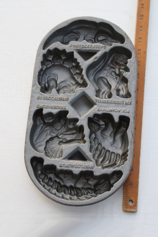 John Wright cast iron cakelet pan, dinosaur shapes mini cakes mold