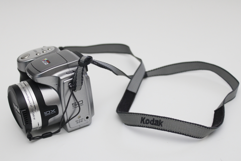 Kodak EasyShare Z740 digital camera, powers on, works