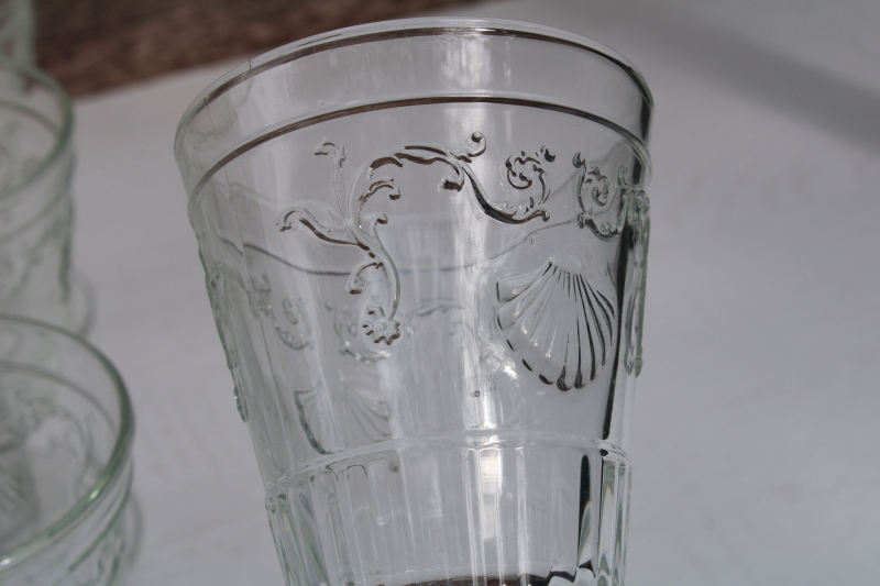 https://laurelleaffarm.com/item-photos/La-Rochere-France-glassware-set-of-twelve-water-glasses-or-wine-goblets-Versailles-shell-pattern-Laurel-Leaf-Farm-item-no-wr101607-3.jpg