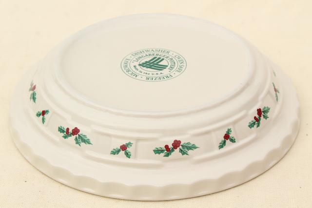 Longaberger Holly Christmas Traditions stoneware pottery pie plate, 10 inch pie pan