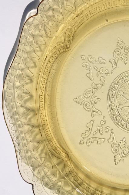 Madrid / Recollection pattern glass, amber yellow depression glass dinner plates