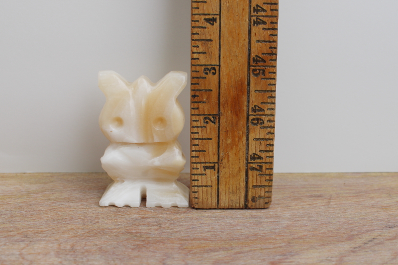 Mexican onyx owl  figurine, small carved stone fetish 70s vintage souvenir of Mexico