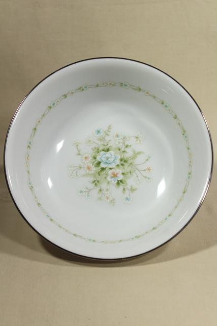 Noritake china Poetry pattern serving / salad bowls, 1980s vintage porcelain dinnerware