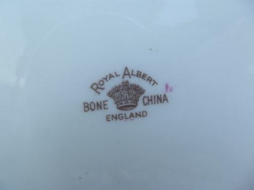 Old English Rose Royal Albert bone china oval serving bowl w/ heavy gold 