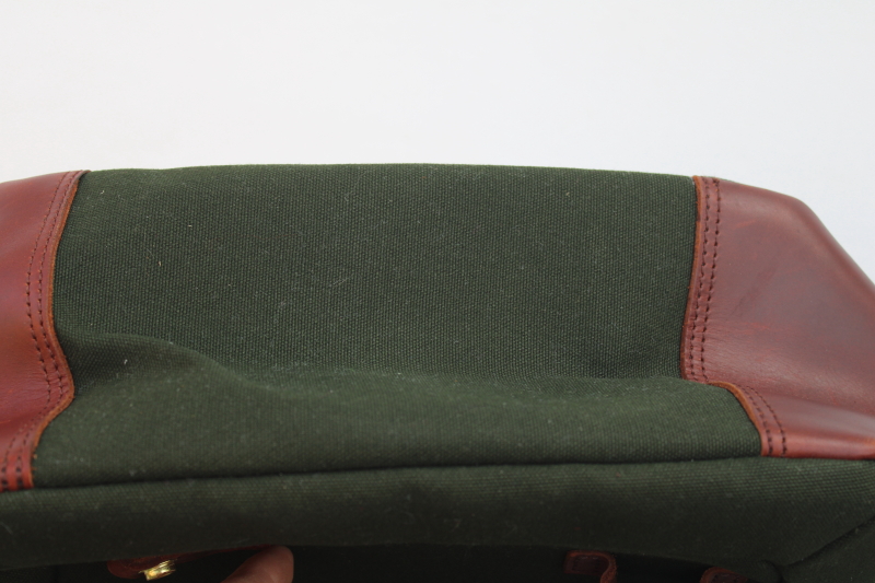 Orvis Battenkill shoulder bag, sportsmans gear bag or purse, green canvas w/ leather trim