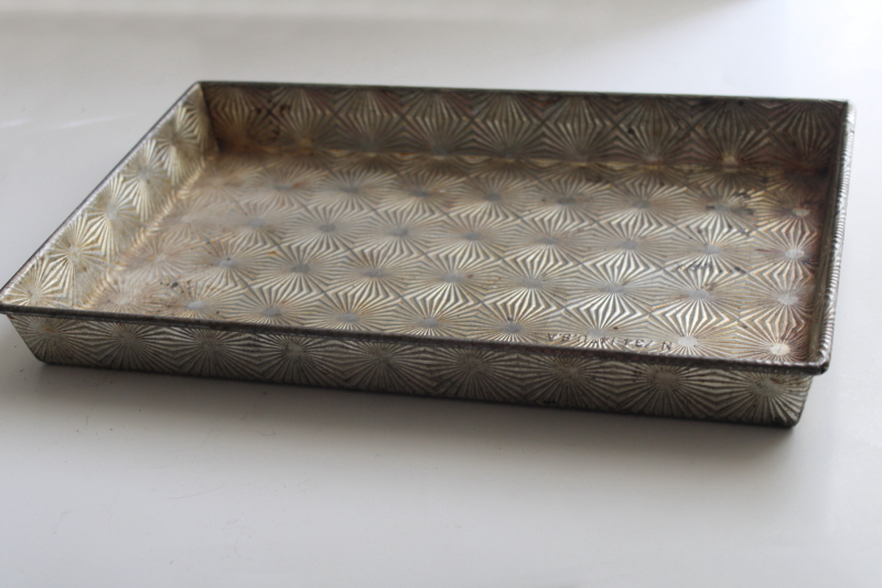Ovenex N34 starburst texture rectangular baking pan, 1930s 40s vintage kitchenware