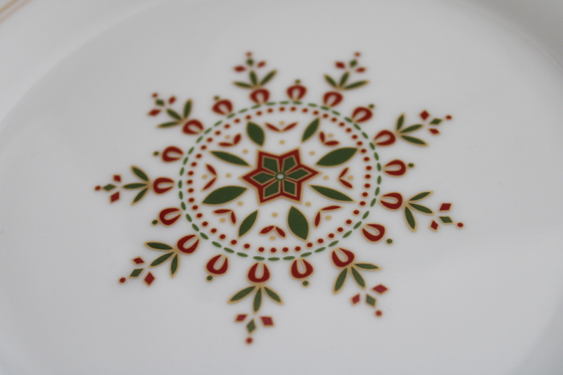 Pier 1 Nordic Snowflake pattern salad / dessert plates red gold stars  snowflakes