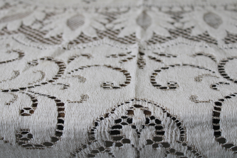 Quaker lace type ivory cotton lace tablecloth, vintage shabby chic cutter fabric for upcycle