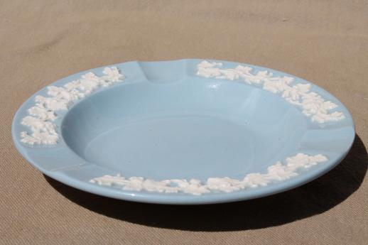 Queen's ware Wedgwood china lavender blue w/ cream embossed grapes, small ashtray