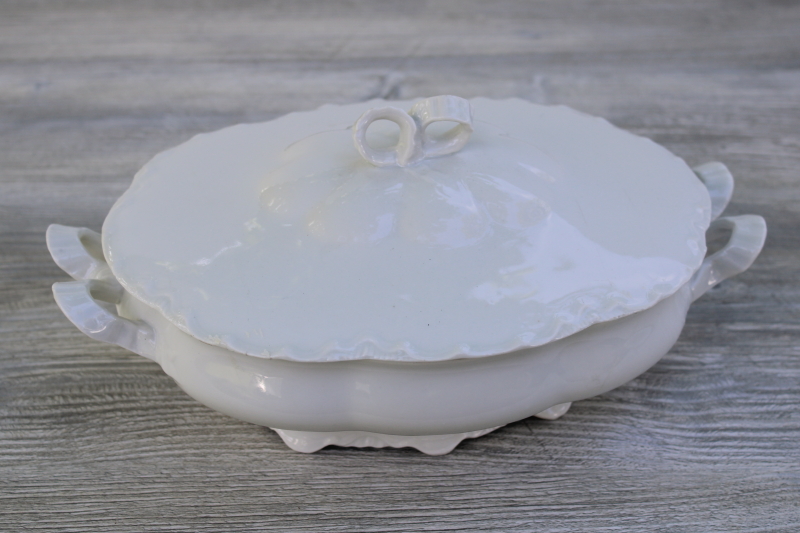 Rex Bavaria pure white porcelain covered bowl or tureen, Haviland Ranson pattern molded ribbon bow