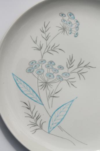 Royal Maytime queen anne's lace floral china dinner plates, mid-century vintage dinnerware