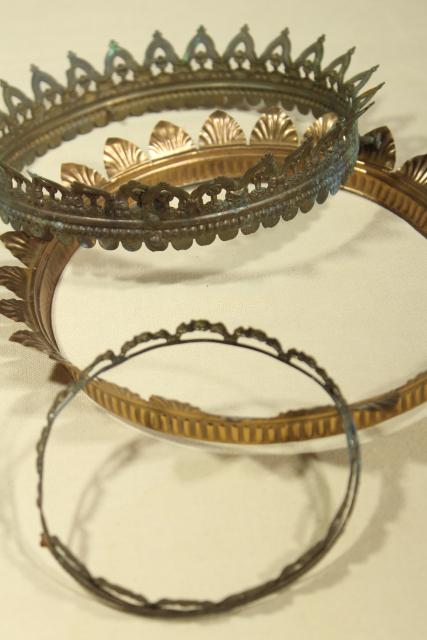 Santos style shabby brocante metal crowns, antique vintage lamp shade brass crown hardware