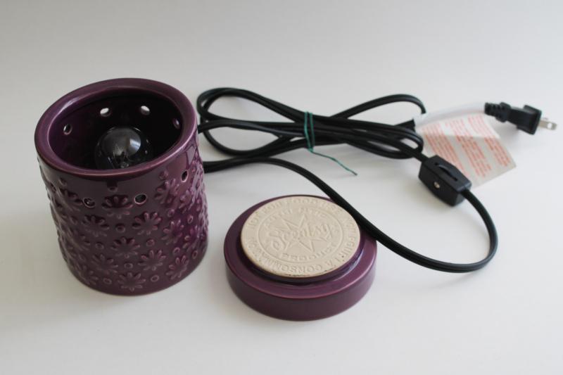 Scentsy wax melts warmer cosmos flowers, beautiful purple color
