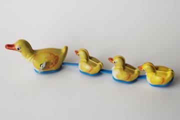 Schylling tin toy working wind up mama duck  ducklings, vintage look ducks