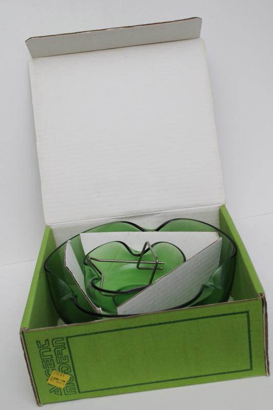 Spearmint green Accent Modern vintage AH chip & dip bowls w/ rack, original box