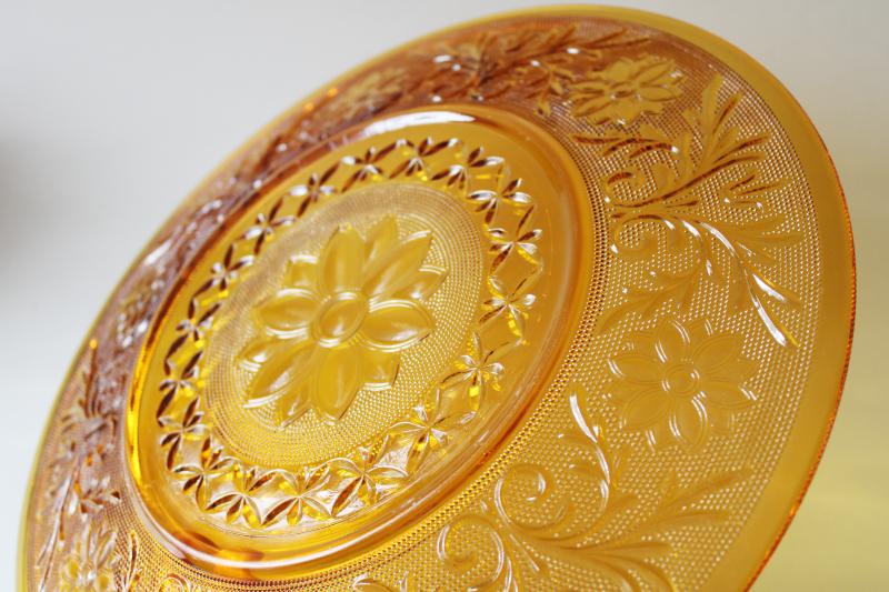 Tiara sandwich glass, vintage daisy pattern amber glass, large cake plate