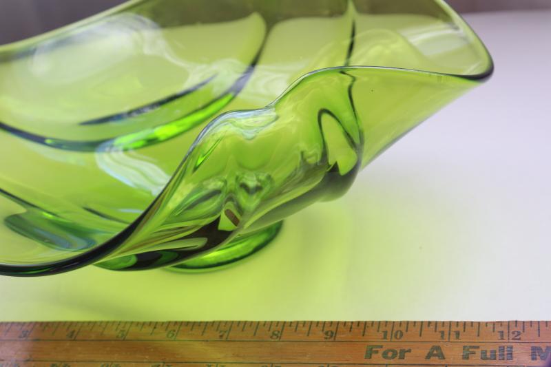 Viking glass swung shape art glass bowl, Epic line green 60s 70s vintage