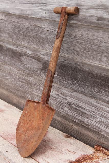 WWI vintage army trench shovel, antique trenching tool, small spade w/ wood handle