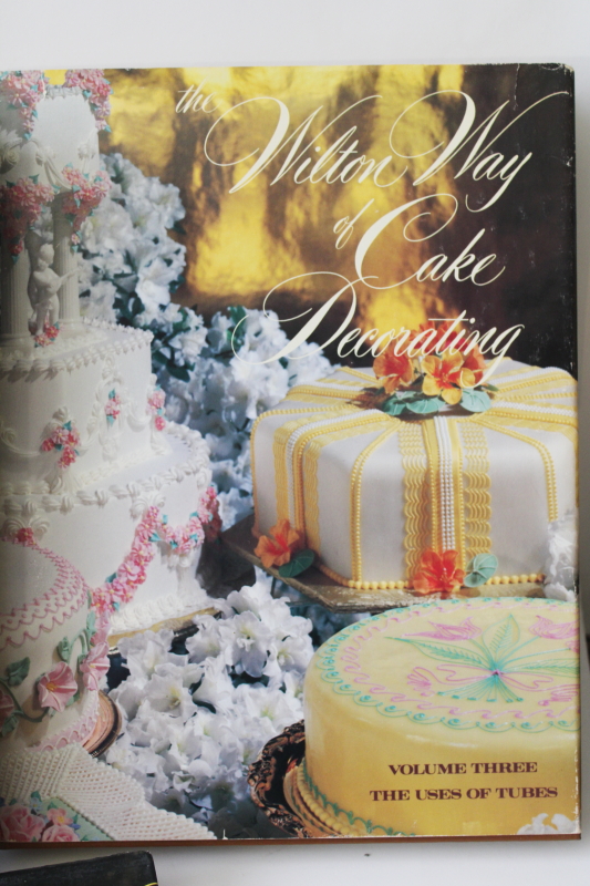 Wilton Way of Cake Decorating 70s vintage complete course three volume set