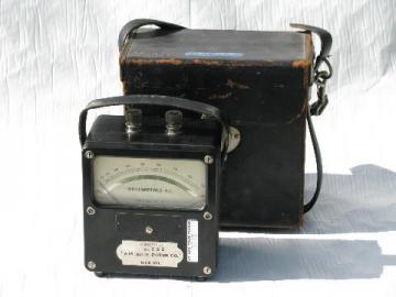 antique Weston electric bakelite ammeter w/leather case