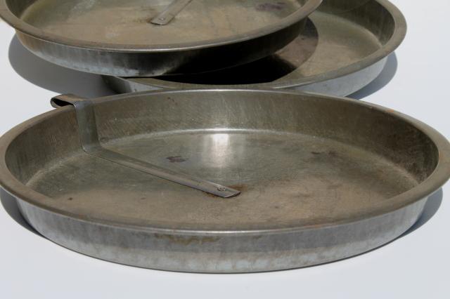 antique baking tins, vintage tinned steel pie pan & cake pans w/ ring around easy release lever
