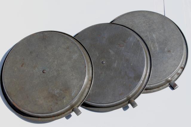 antique baking tins, vintage tinned steel pie pan & cake pans w/ ring around easy release lever