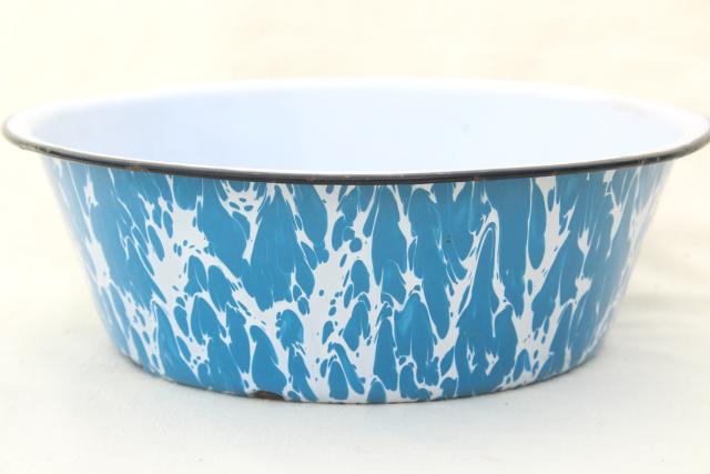 antique blue swirl enamelware dishpan, big old primitive bowl, vintage kitchen graniteware